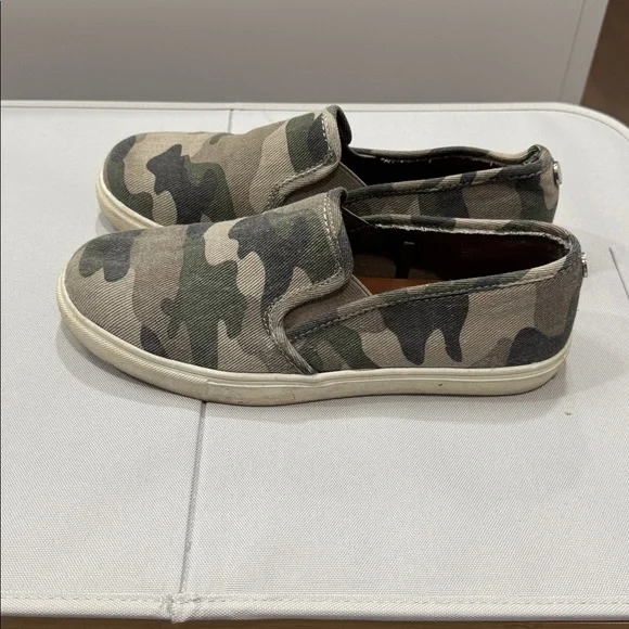 Express Green and Gray Camouflage Slip-Ons - Picture 2 of 6